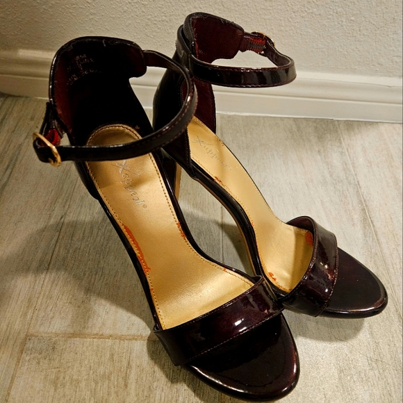 ⭐️4/$10-Xappeal Dark Maroon Heels - Picture 4 of 6